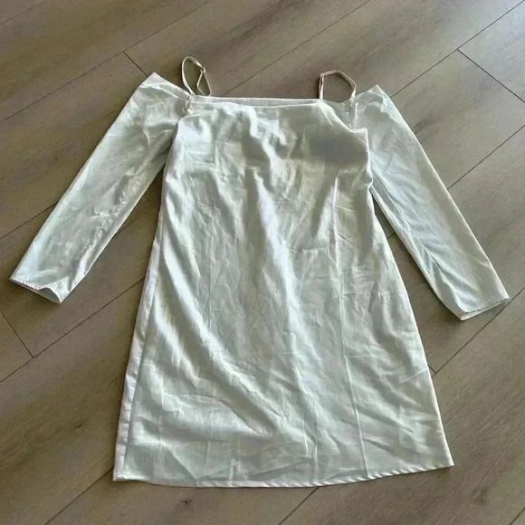 Venus Cowl Neck mini Dress off white silky straps long sleeves lined sz 8 hoco - Picture 5 of 11